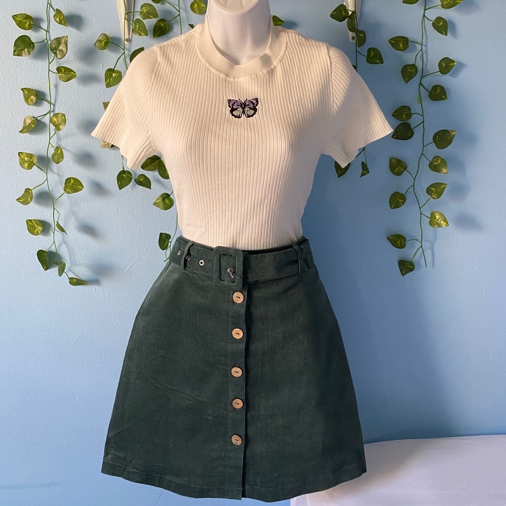 Skirt w buttons front solid cord skirt size S